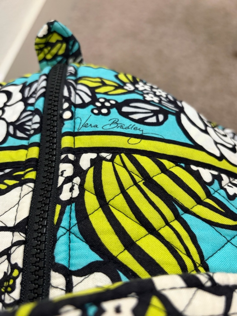 RETIRED PATTERN: Island Blooms Vera Bradley Original Large Travel Duffel - Picture 6 of 10